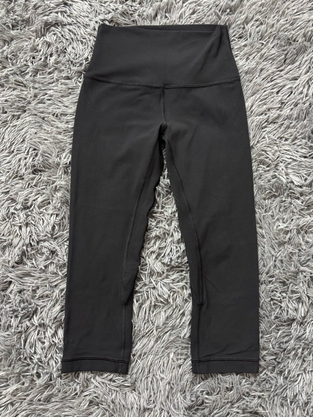 lululemon athletica Black High-Rise Capri Cropped Leggings Woman Size 4